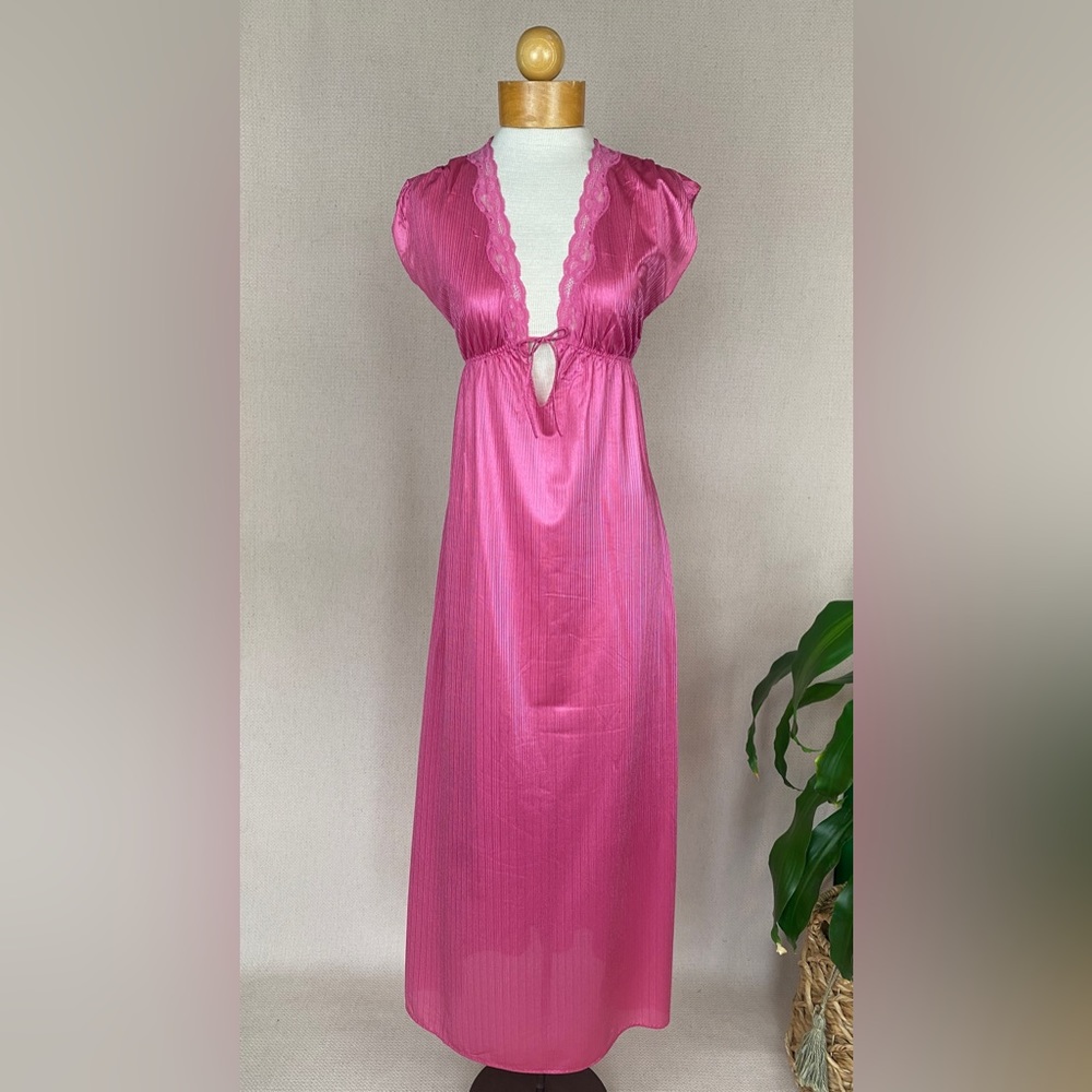 VINTAGE Barbiecore Pink Lingerie 60s or 70s Style